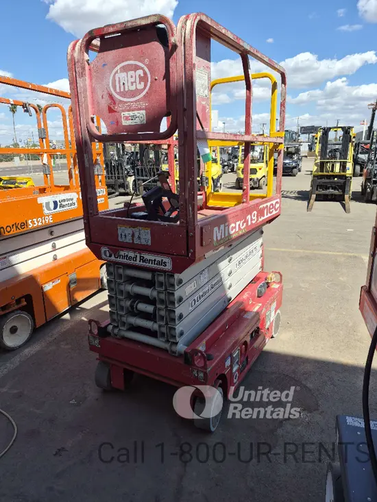 2019 MEC MICRO 19 Scissor Lift