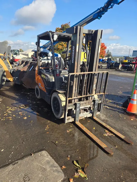 2021 Doosan G25N-7DF Warehouse Forklift