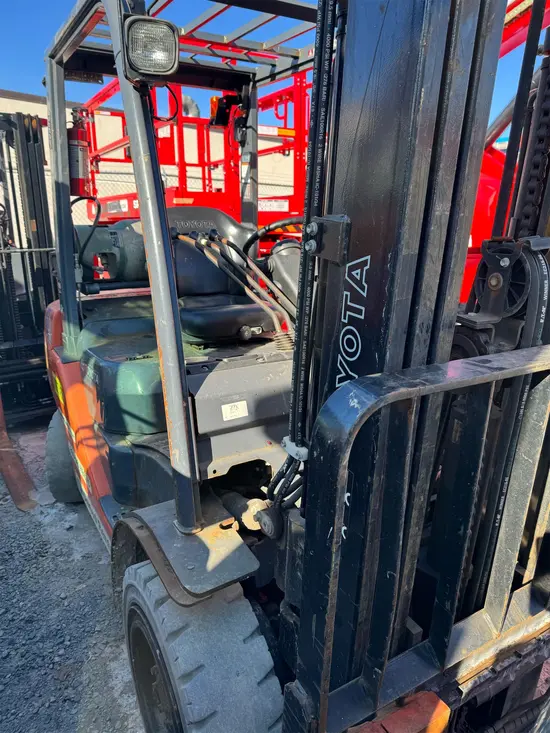 2019 Toyota 8FGU30 Warehouse Forklift