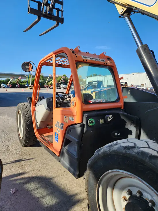 2017 JLG 742 Forklift