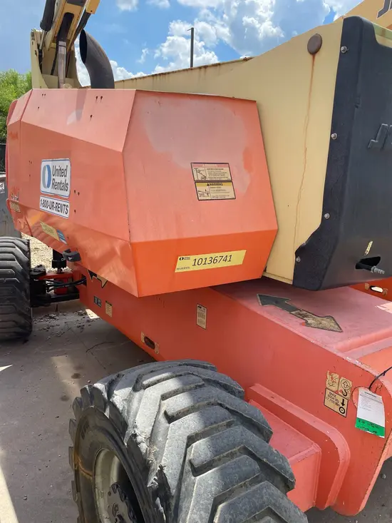 2013 JLG 800AJ Articulating Boom Lift