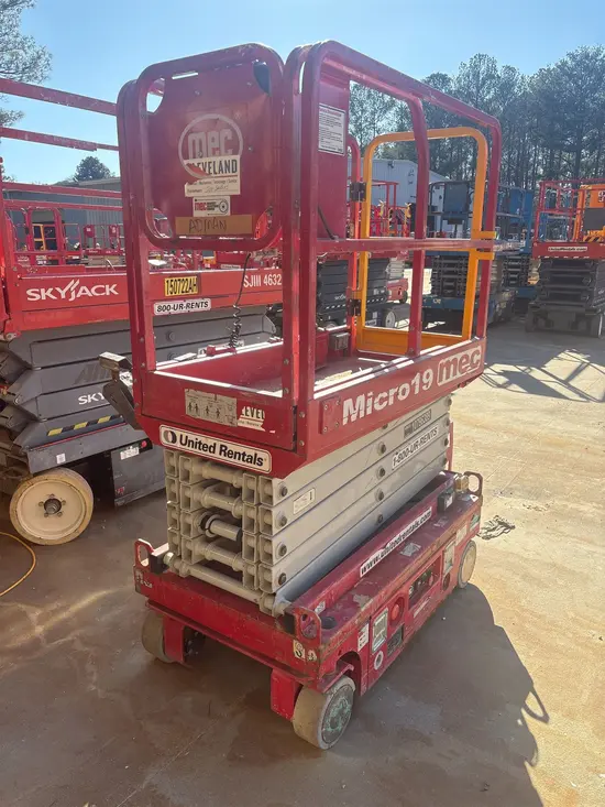 2018 MEC MICRO 19 Scissor Lift