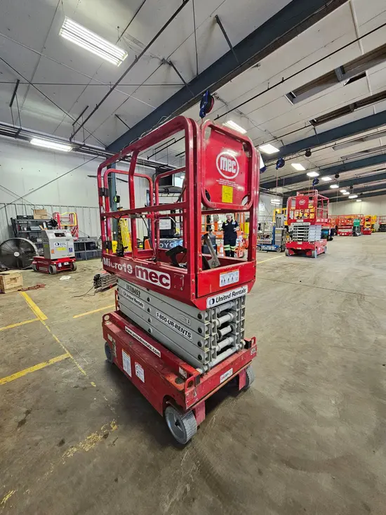 2018 MEC MICRO 19 Scissor Lift