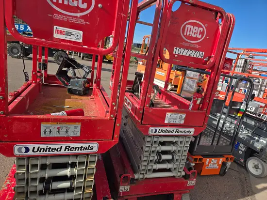 2018 MEC MICRO 19 Scissor Lift