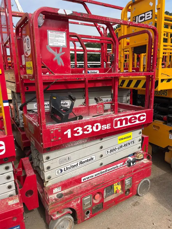 2017 MEC 1330SE Scissor Lift
