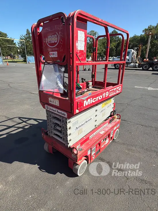 2018 MEC MICRO 19 Scissor Lift