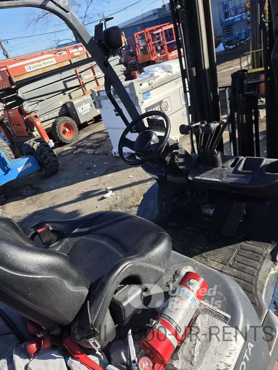 2018 Toyota 8FGU25 Warehouse Forklift