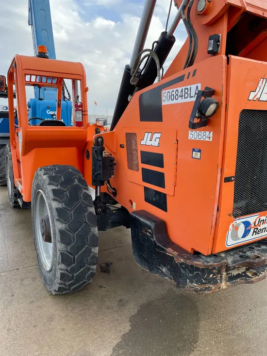 2017 SKYTRAK 8042 Forklift