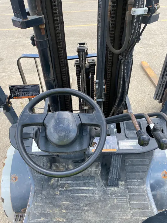 2019 Toyota 8FDU30 Warehouse Forklift