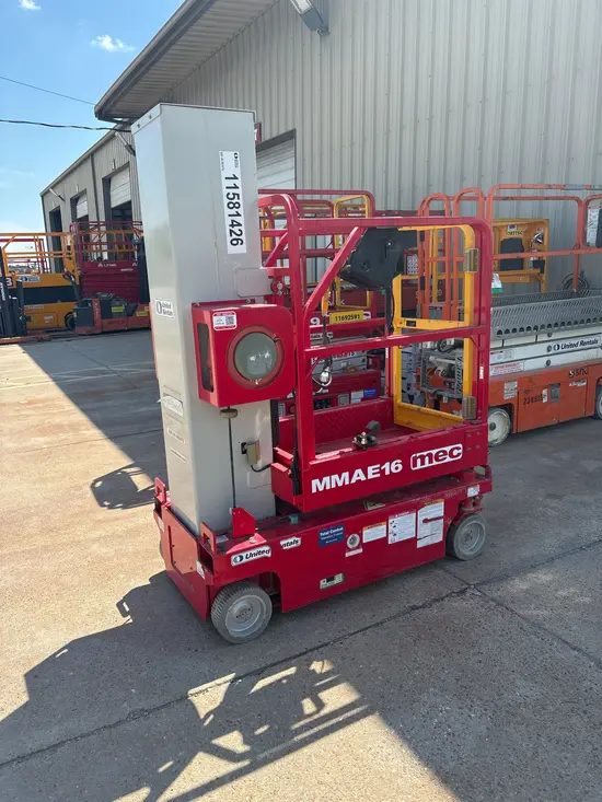 2019 MEC MICRO 19 Scissor Lift