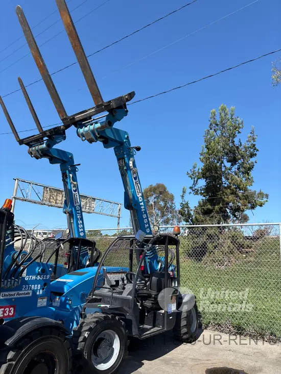 2019 Genie GTH-5519 Forklift