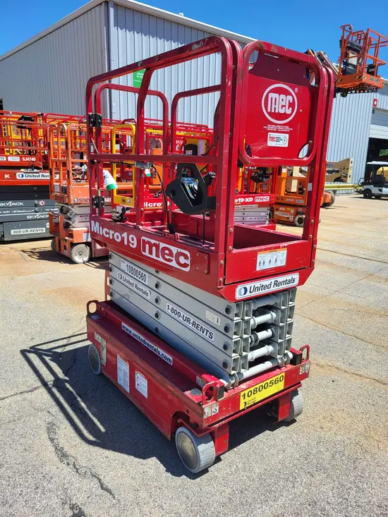 2018 MEC MICRO 19 Scissor Lift