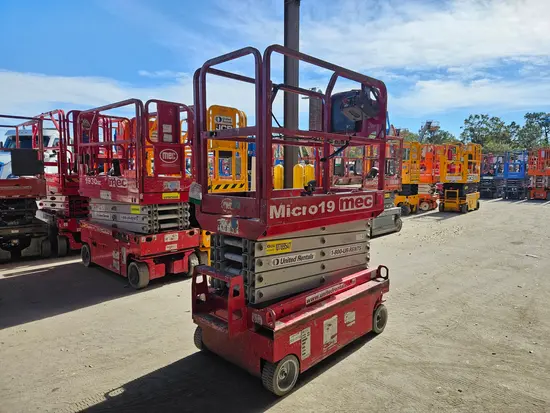 2018 MEC MICRO 19 Scissor Lift