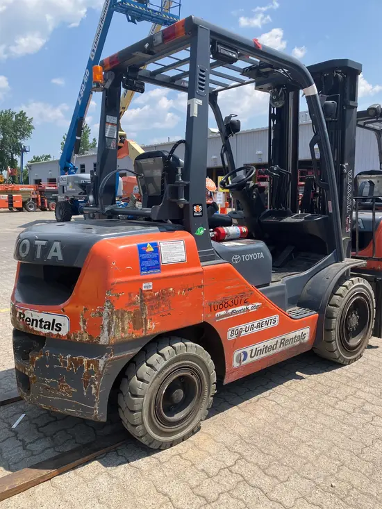 2018 Toyota 8FGU32 Warehouse Forklift