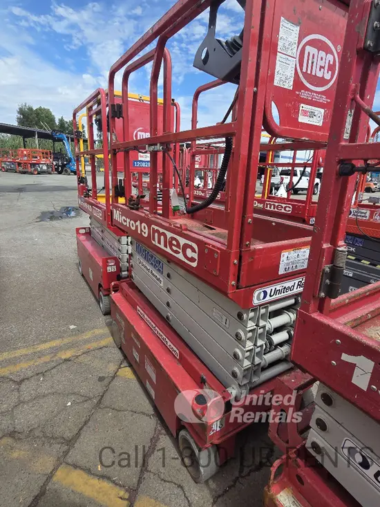 2019 MEC MICRO 19 Scissor Lift