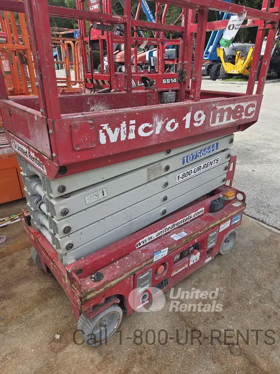 2018 MEC MICRO 19 Scissor Lift