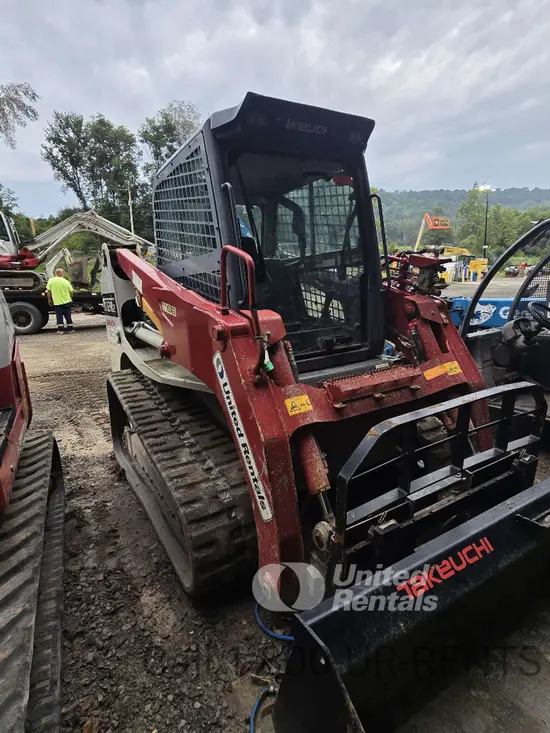 2022 Takeuchi TL12R2-CR Track Loader