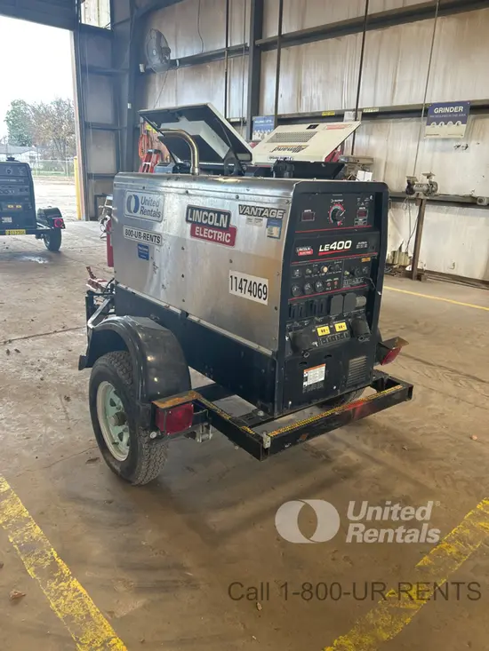 2022 Lincoln Electric LE400 Welder