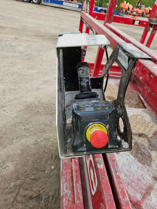 2018 MEC MICRO 19 Scissor Lift