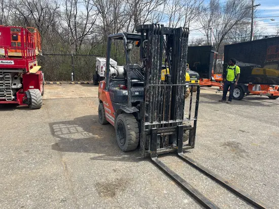 2019 Toyota 8FGU30 Warehouse Forklift