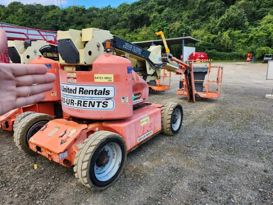 2013 JLG E400AJP Articulating Boom Lift
