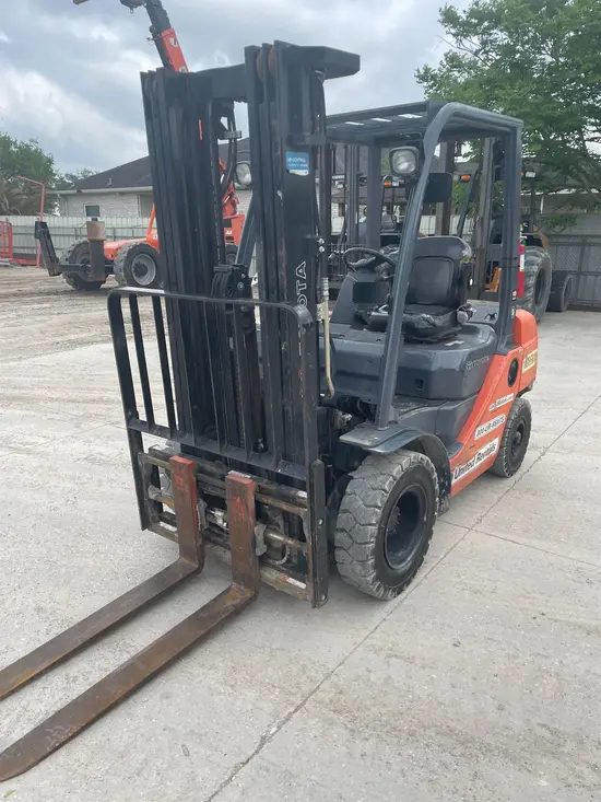 2019 Toyota 8FDU25 Warehouse Forklift