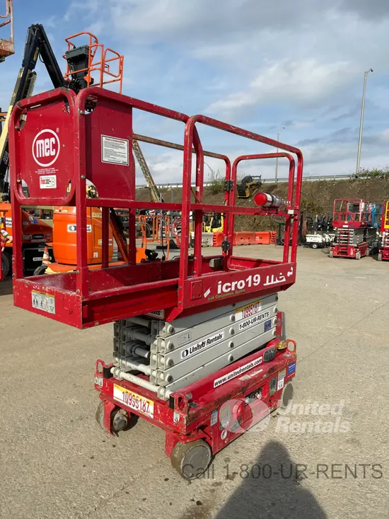 2019 MEC MICRO 19 Scissor Lift