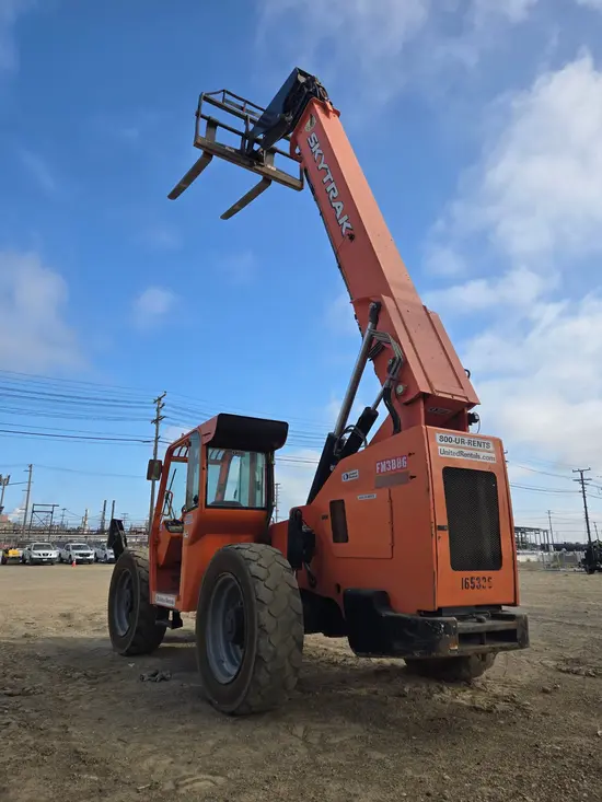 2016 SKYTRAK 10054 Forklift