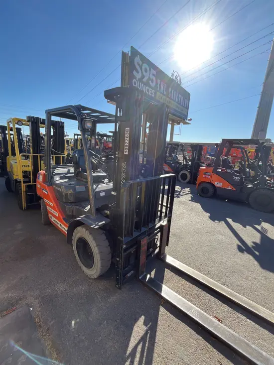 2019 Toyota 8FGU25 Warehouse Forklift