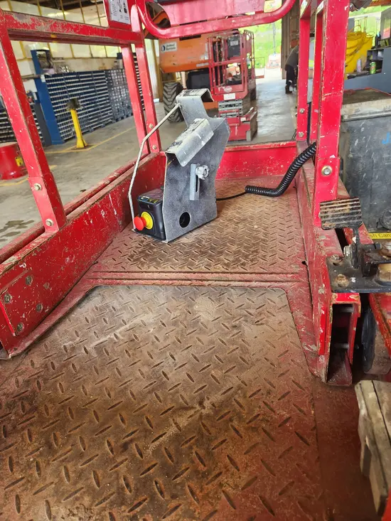 2018 MEC MICRO 19 Scissor Lift