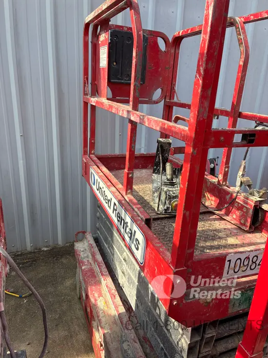 2019 MEC MICRO 19 Scissor Lift