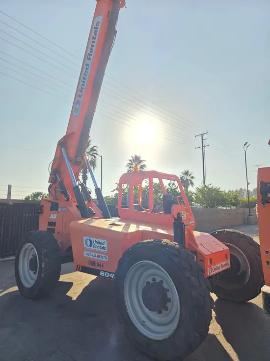 2017 SKYTRAK 6042 Forklift