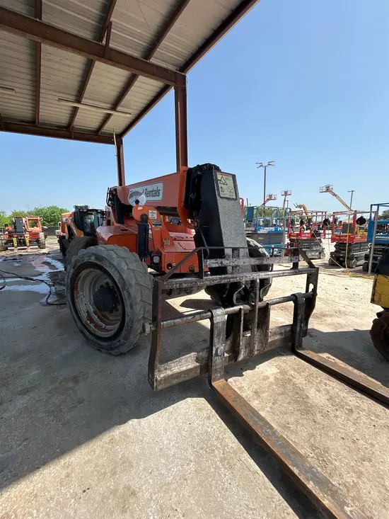 2017 SKYTRAK 8042 Forklift