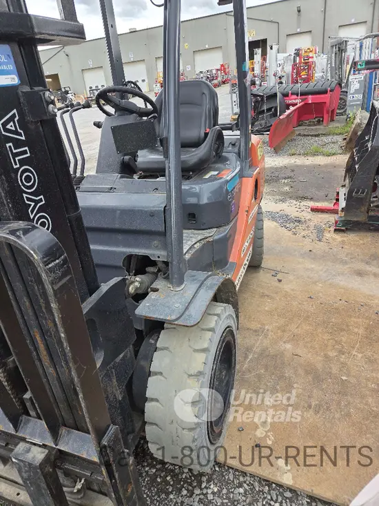 2018 Toyota 8FGU30 Warehouse Forklift