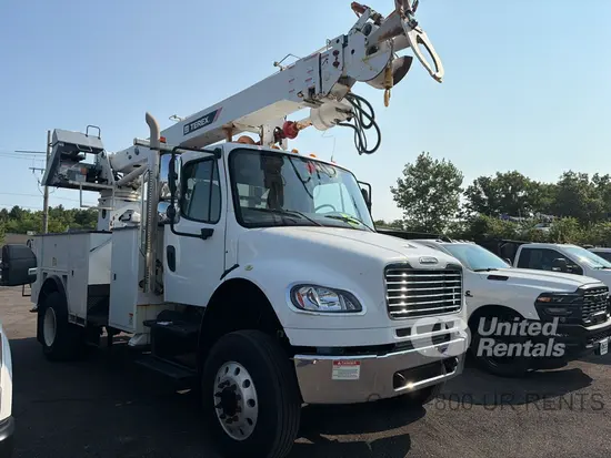 2015 Freightliner M2-106 Digger Derrick