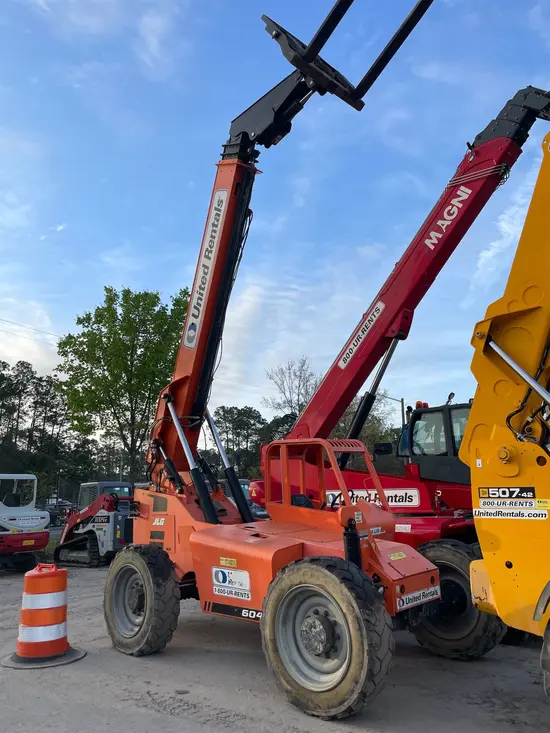 2018 SKYTRAK 6042 Forklift