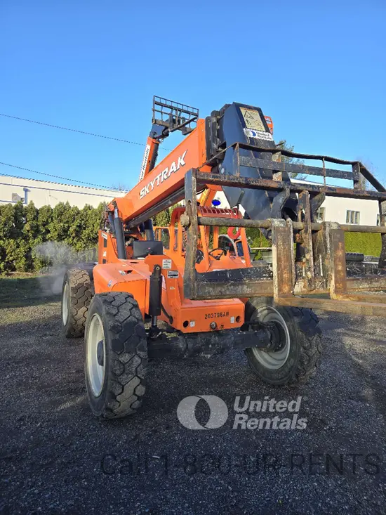 2018 SKYTRAK 8042 Forklift