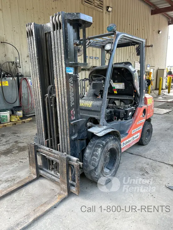 2019 Toyota 8FGU30 Warehouse Forklift