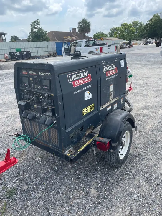 2020 Lincoln Electric DUAL MAVERICK Welder