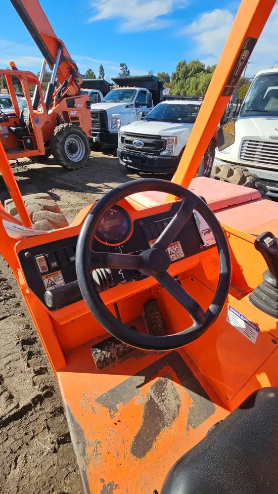 2015 SKYTRAK 8042 Forklift