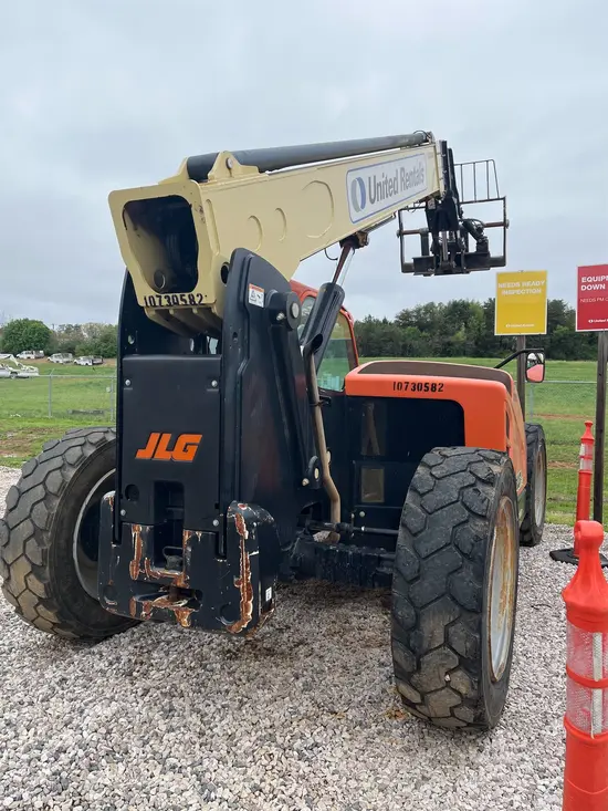 2018 JLG 742 Forklift