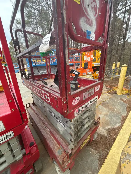 2018 MEC MICRO 19 Scissor Lift