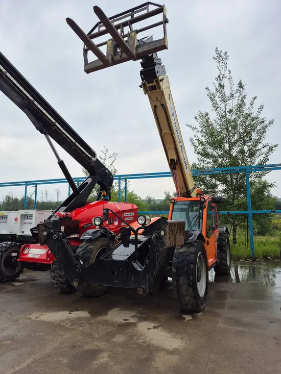 2018 JLG 1055 Forklift