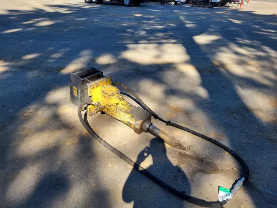 2017 Atlas Copco SB 452 Attachment