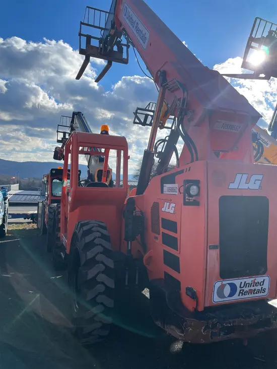 2017 SKYTRAK 6042 Forklift