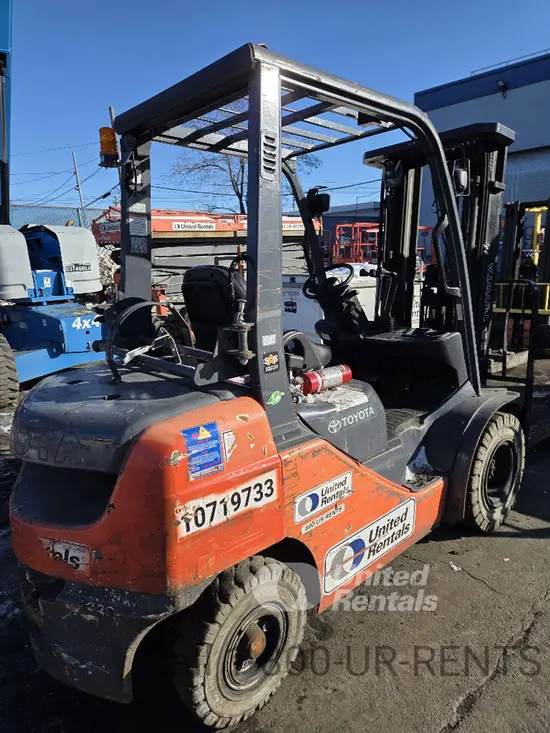 2018 Toyota 8FGU25 Warehouse Forklift