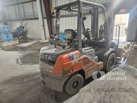 2018 Toyota 8FGU30 Warehouse Forklift