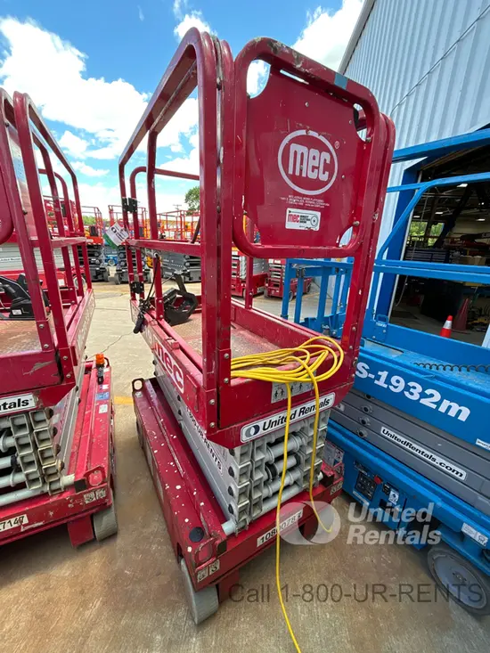 2018 MEC MICRO 19 Scissor Lift