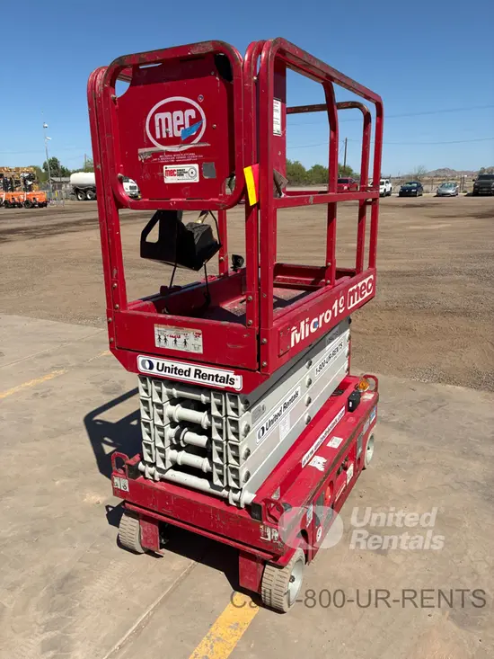 2018 MEC MICRO 19 Scissor Lift