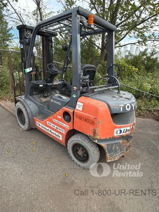 2019 Toyota 8FGU25 Warehouse Forklift